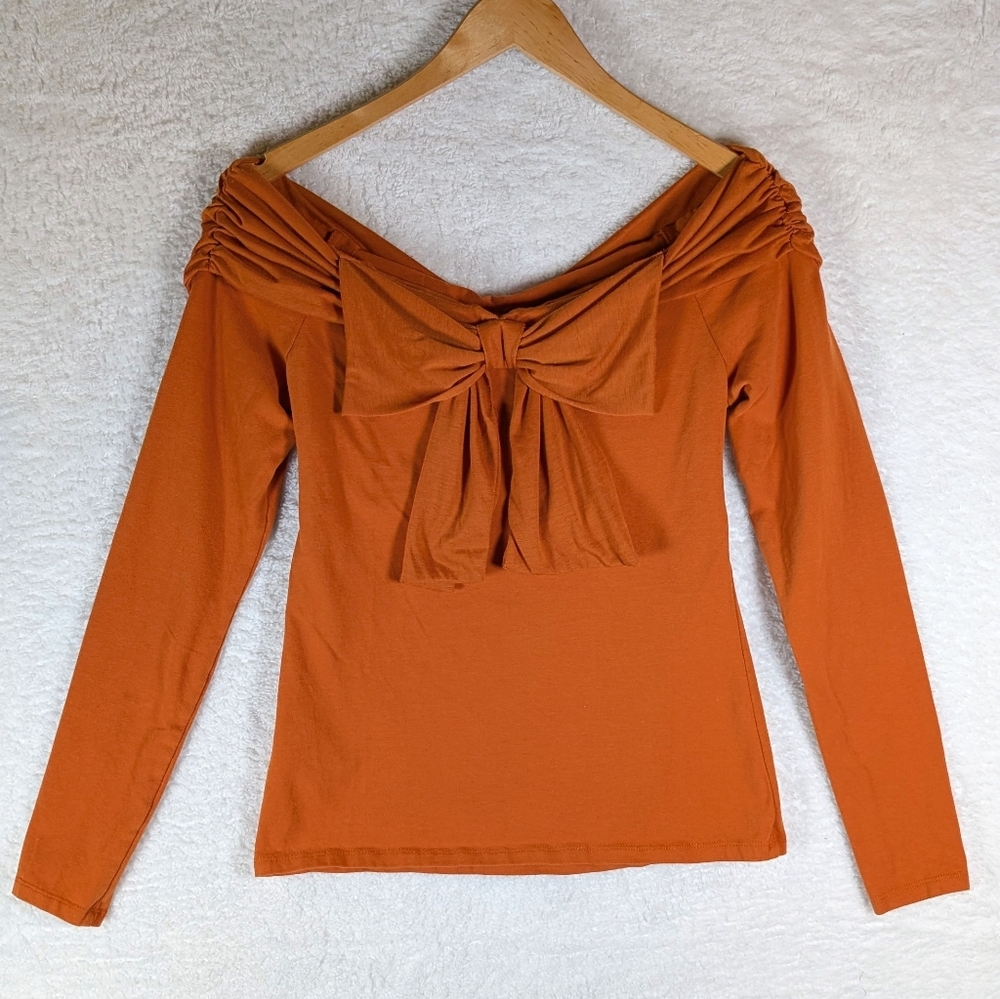588-Maeve Orange‎ Off-Shoulder Bow Top